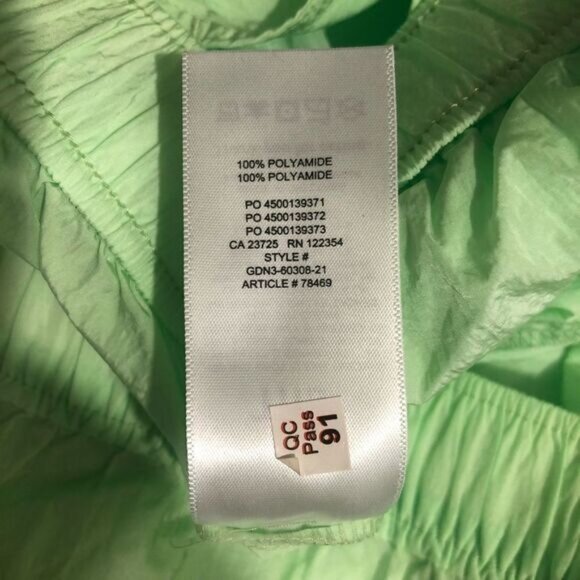 TNA Aritzia Claremont Shorts Size Large NWT - Picture 8 of 11